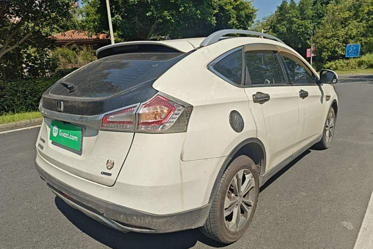 Used Luxgen U6 SUV 2015 1.8T Fashion Edition Rear Right 45 Deg