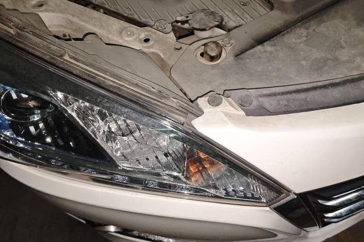 Used Luxgen U6 SUV 2015 1.8T Fashion Edition Right Front Headlight