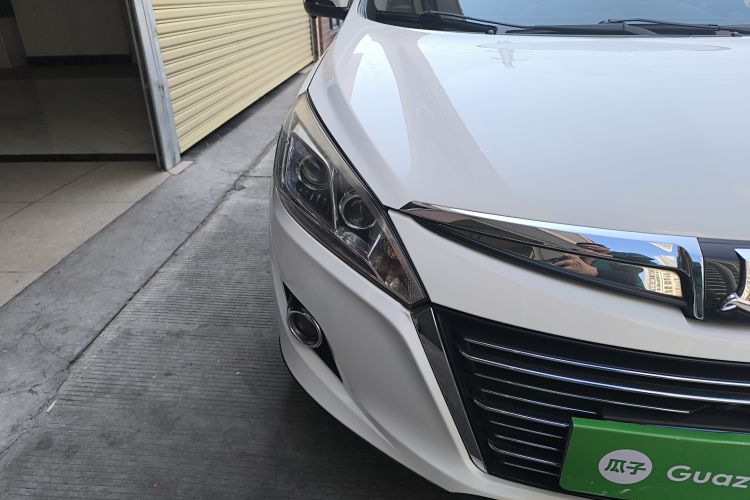 Used Luxgen U6 SUV 2015 1.8T New Innovation Upgrade Right Front Headlight