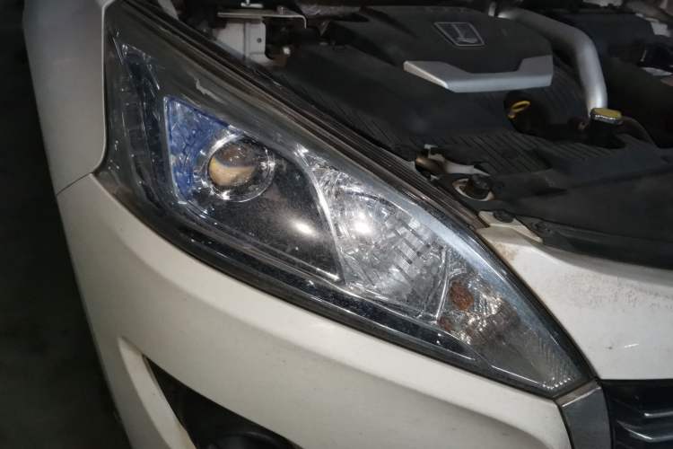 Used Luxgen U6 SUV 2015 1.8T New Innovation Upgrade Right Front Headlight