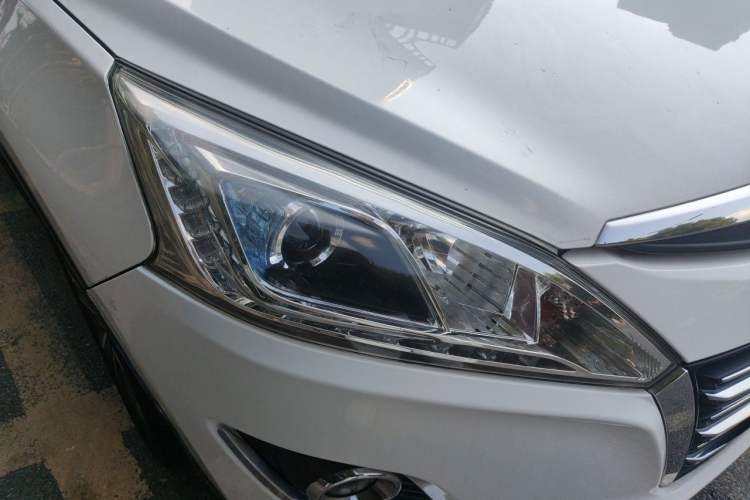 Used Luxgen U6 SUV 2015 1.8T Fashion Edition Right Front Headlight