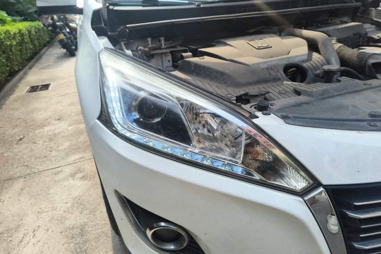 Used Luxgen U6 SUV 2015 1.8T Fashion Edition Right Front Headlight