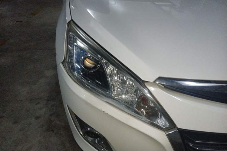 Used Luxgen U6 SUV 2015 1.8T Fashion-Upgraded Model Right Front Headlight