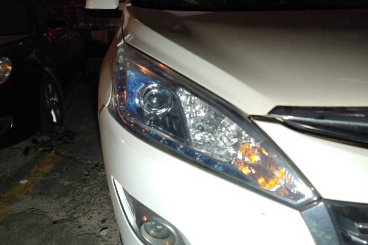 Used Luxgen U6 SUV 2015 1.8T Charm Model Right Front Headlight