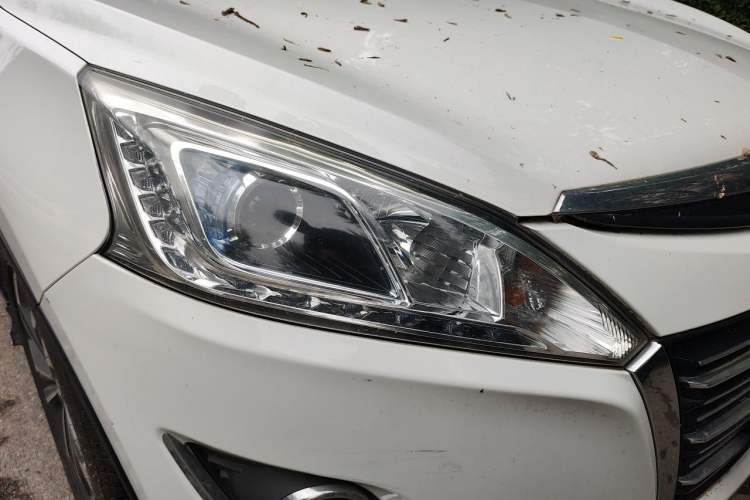 Used Luxgen U6 SUV 2015 1.8T Fashion-Upgraded Model Right Front Headlight