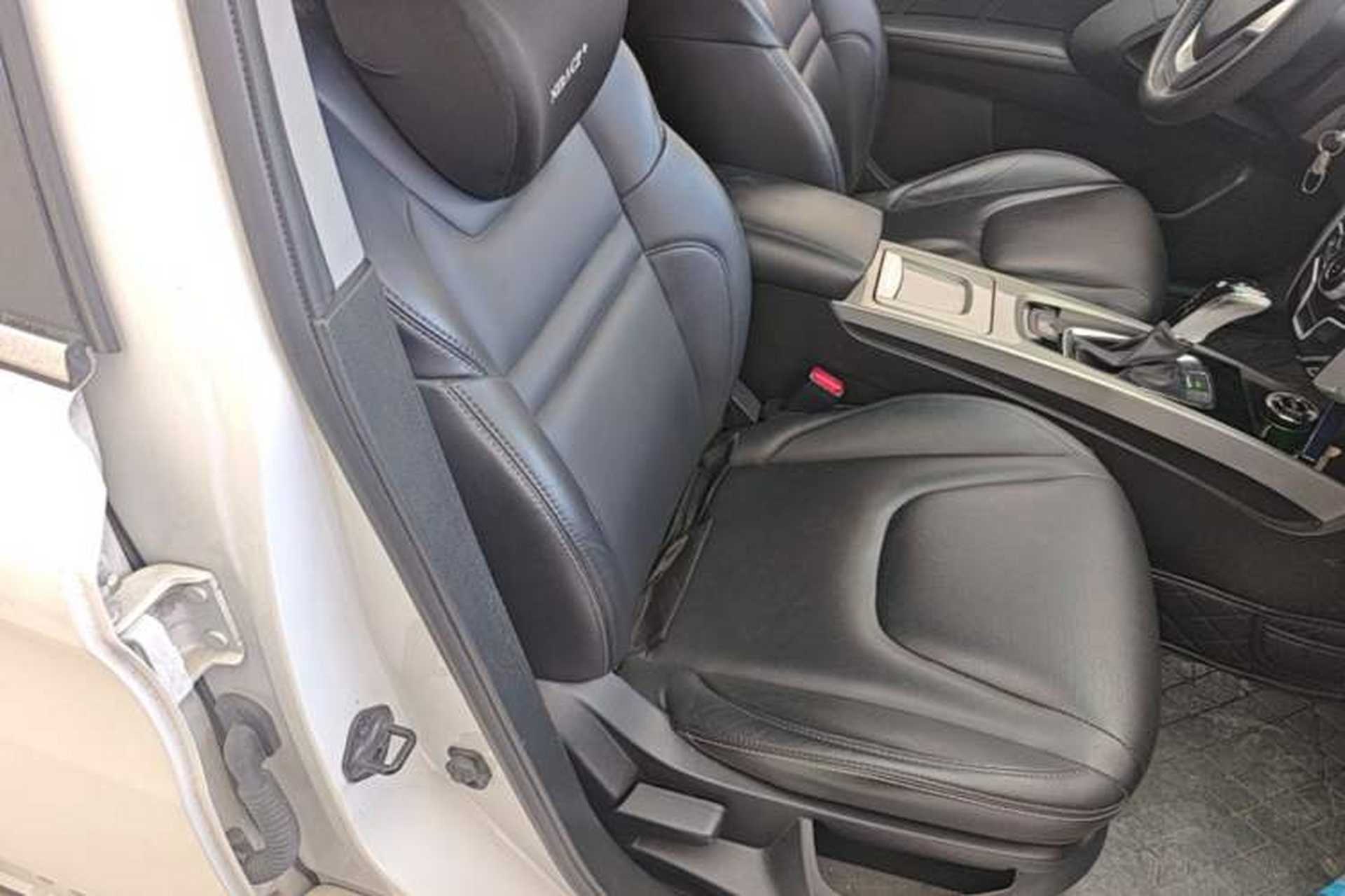 Used Luxgen U6 SUV 2015 1.8T Fashion Edition Right Front Seat