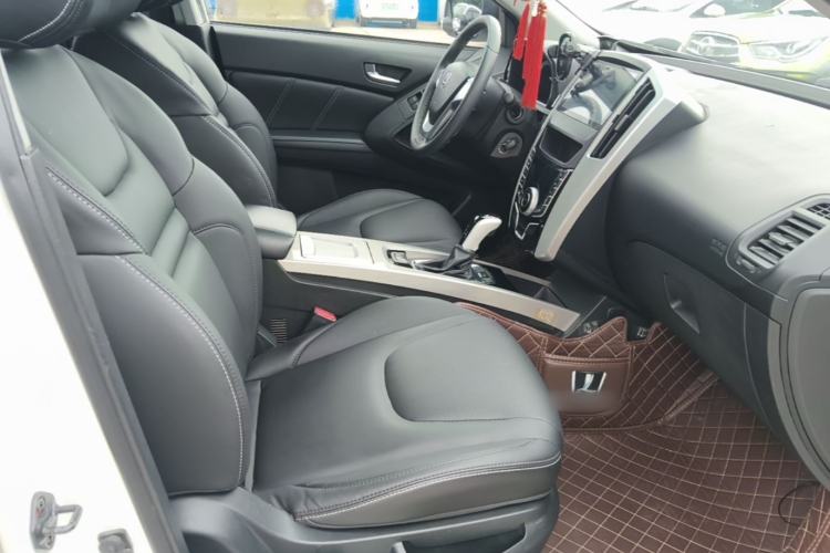 Used Luxgen U6 SUV 2015 1.8T Fashion-Upgraded Model Right Front Seat