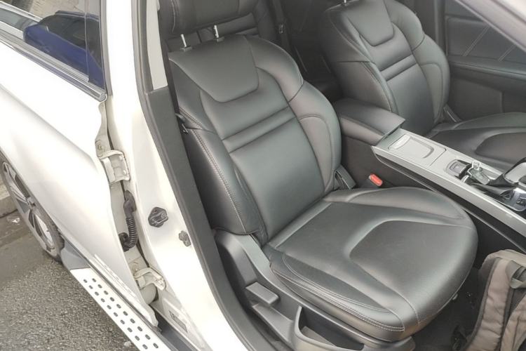 Used Luxgen U6 SUV 2015 1.8T Fashion Edition Right Front Seat
