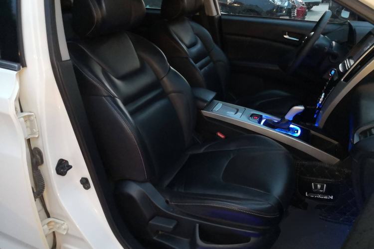 Used Luxgen U6 SUV 2015 1.8T Fashion Edition Right Front Seat