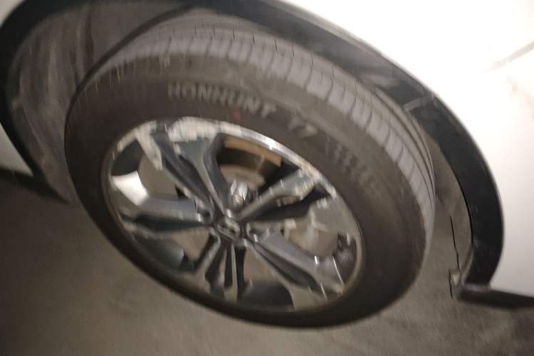 Used Luxgen U6 SUV 2015 1.8T Fashion Edition Right Front Wheel Hub