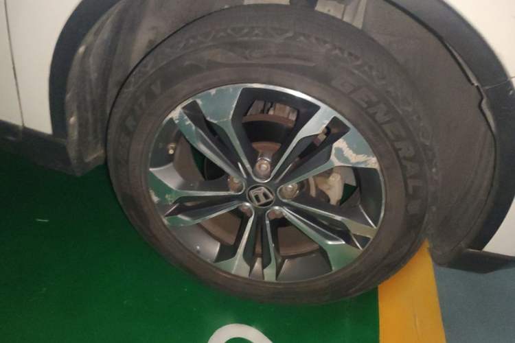 Used Luxgen U6 SUV 2015 1.8T Fashion Edition Right Front Wheel Hub