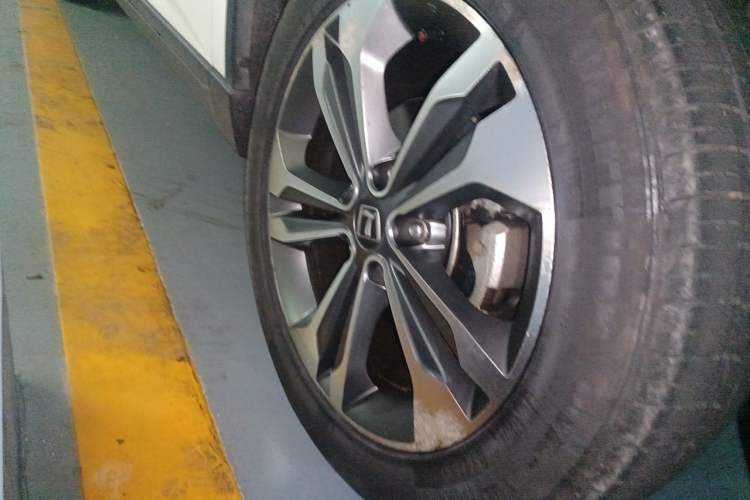 Used Luxgen U6 SUV 2015 1.8T Fashion-Upgraded Model Right Front Wheel Hub