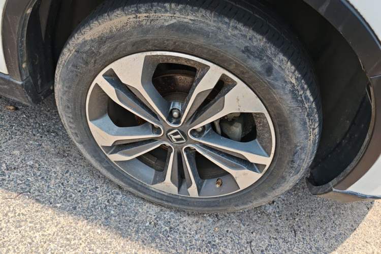 Used Luxgen U6 SUV 2015 1.8T Fashion Edition Right Front Wheel Hub