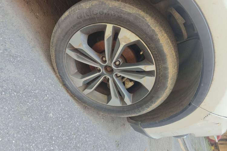 Used Luxgen U6 SUV 2015 1.8T New Creation Type Right Front Wheel Hub