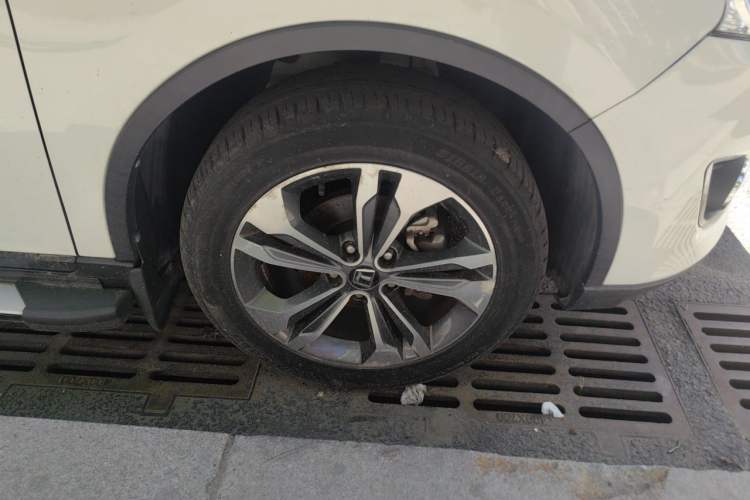 Used Luxgen U6 SUV 2015 1.8T Fashion Edition Right Front Wheel Hub