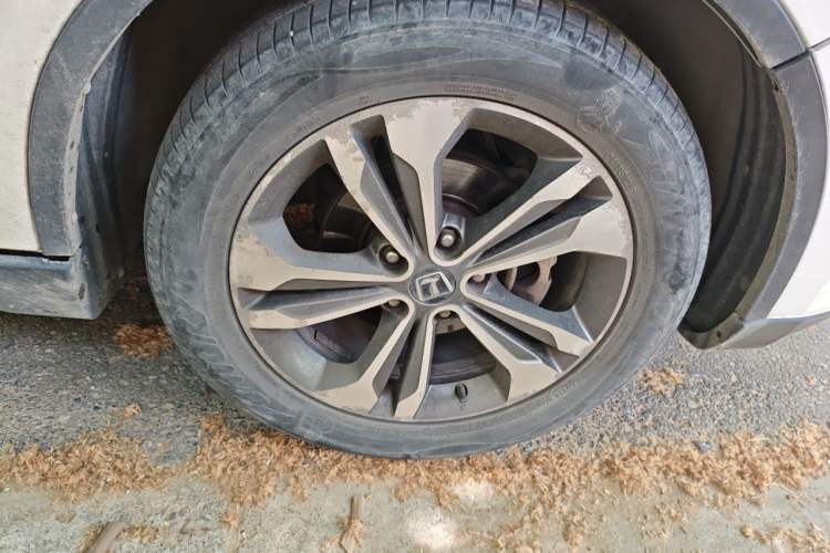 Used Luxgen U6 SUV 2015 1.8T Fashion Edition Right Front Wheel Hub