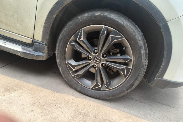 Used Luxgen U6 SUV 2015 1.8T Fashion Edition Right Front Wheel Hub
