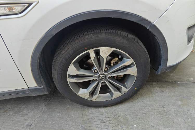 Used Luxgen U6 SUV 2015 1.8T Fashion Edition Right Front Wheel Hub