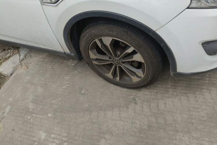 Used Luxgen U6 SUV 2015 1.8T ZhiZun Model Right Front Wheel Hub