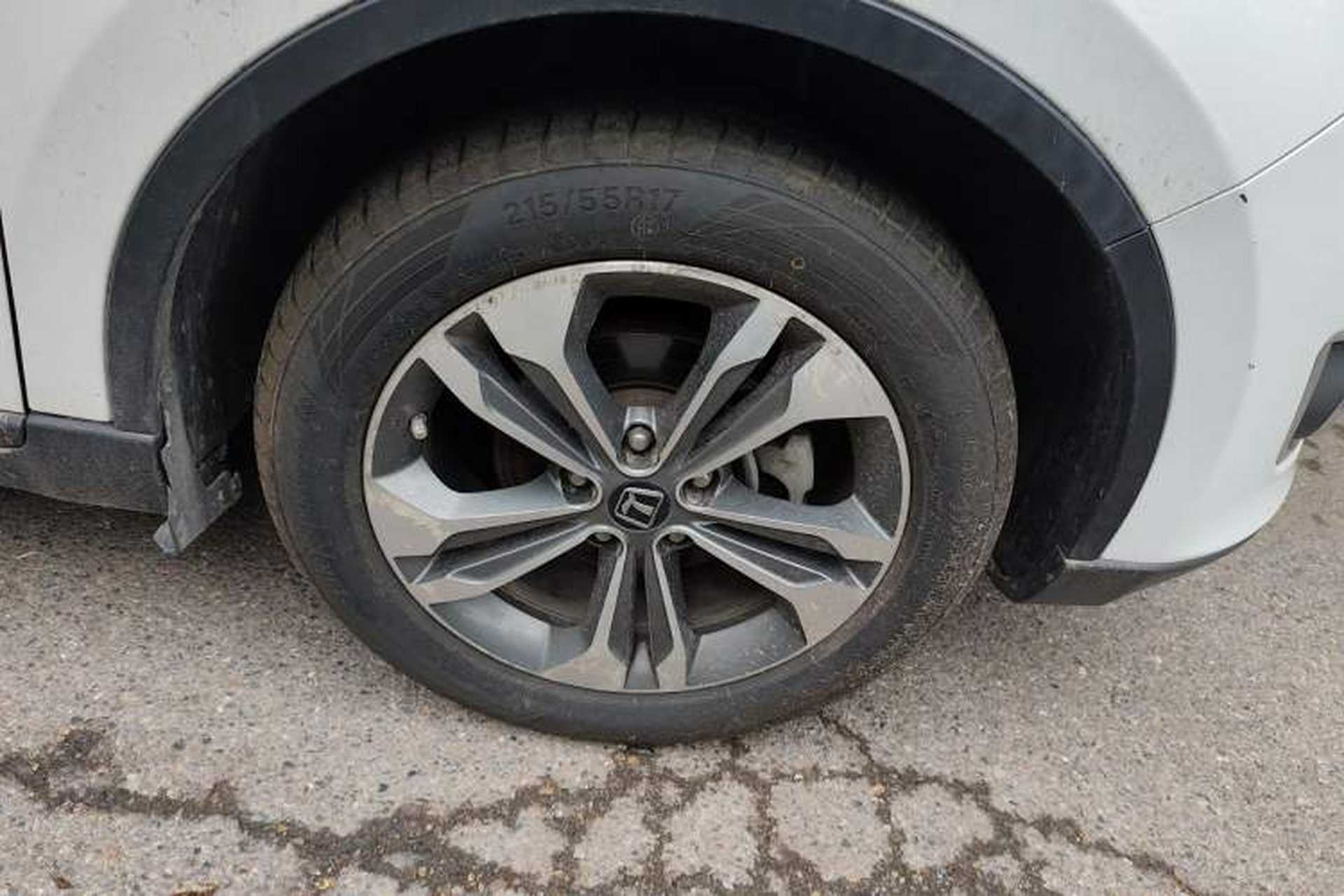 Used Luxgen U6 SUV 2015 1.8T Fashion-Upgraded Model Right Front Wheel Hub