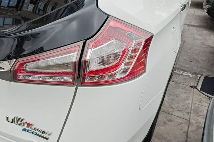 Used Luxgen U6 SUV 2015 1.8T Enhanced Charm Edition Right Rear Taillight