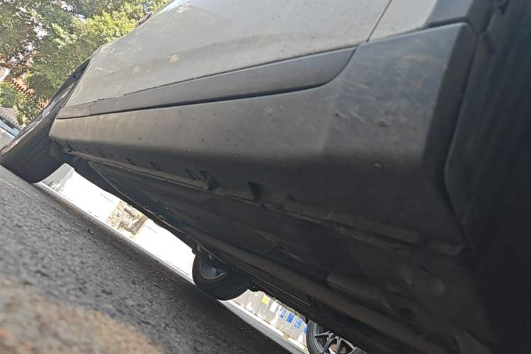 Used Luxgen U6 SUV 2015 1.8T Fashion Edition Right Side Sill