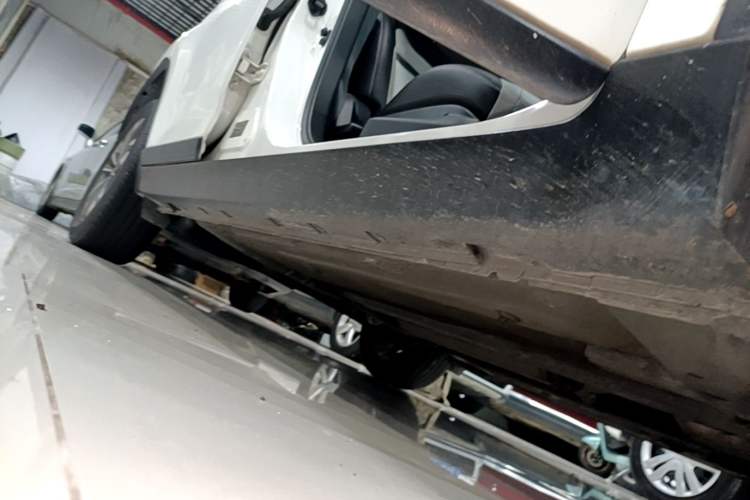 Used Luxgen U6 SUV 2015 1.8T Enhanced Charm Edition Right Side Sill