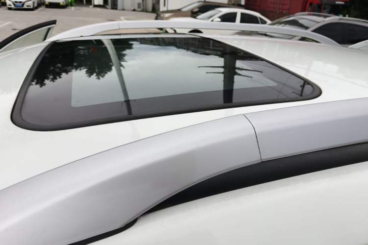 Used Luxgen U6 SUV 2015 1.8T Fashion-Upgraded Model Roof
