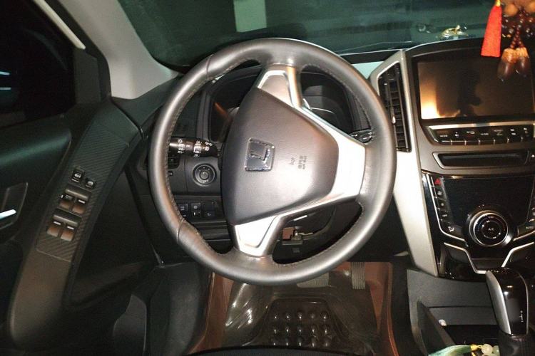Used Luxgen U6 SUV 2015 1.8T Fashion Edition Steering Wheel