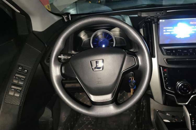 Used Luxgen U6 SUV 2015 1.8T New Innovation Upgrade Steering Wheel
