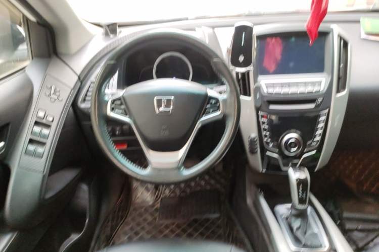 Used Luxgen U6 SUV 2015 1.8T ZhiZun Model Steering Wheel