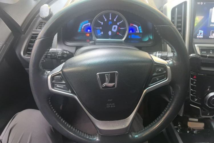 Used Luxgen U6 SUV 2015 1.8T ZhiZun Model Steering Wheel