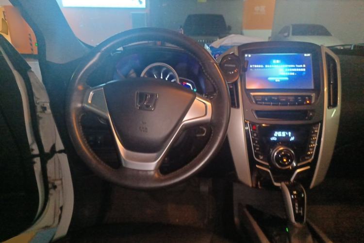 Used Luxgen U6 SUV 2015 1.8T Fashion-Upgraded Model Steering Wheel