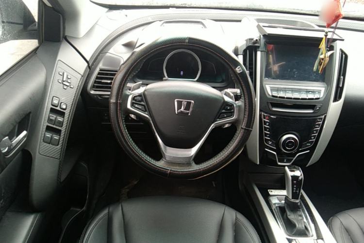 Used Luxgen U6 SUV 2015 1.8T ZhiZun Model Steering Wheel