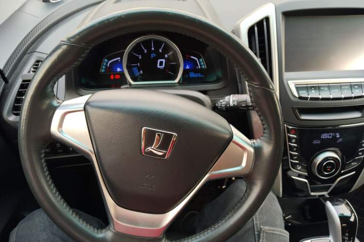 Used Luxgen U6 SUV 2015 1.8T Fashion Edition Steering Wheel