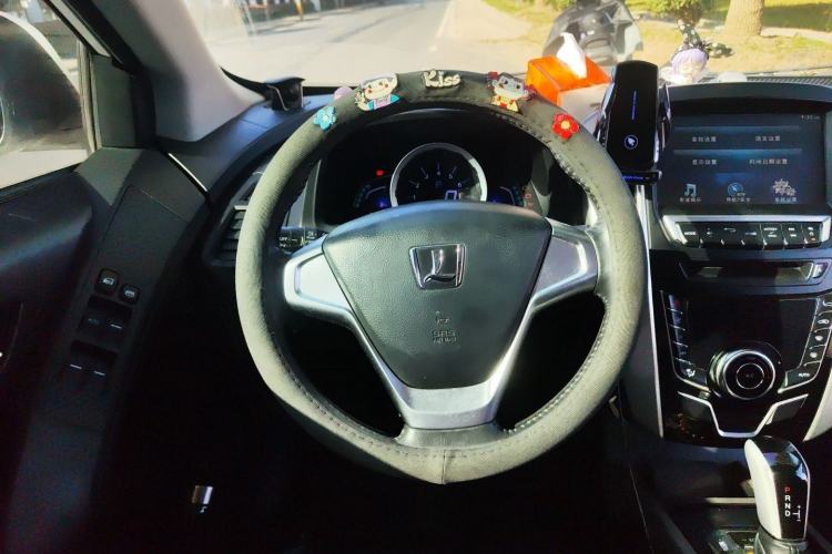 Used Luxgen U6 SUV 2015 1.8T Fashion-Upgraded Model Steering Wheel