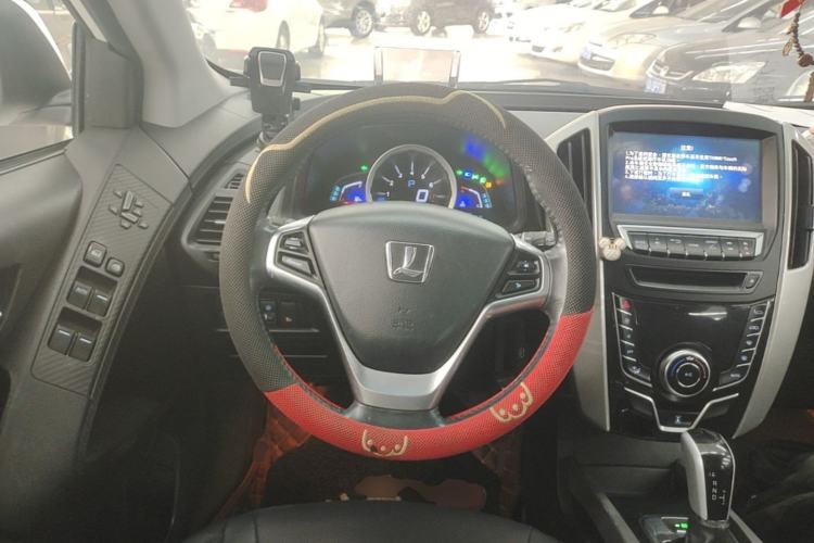 Used Luxgen U6 SUV 2015 1.8T ZhiZun Model Steering Wheel