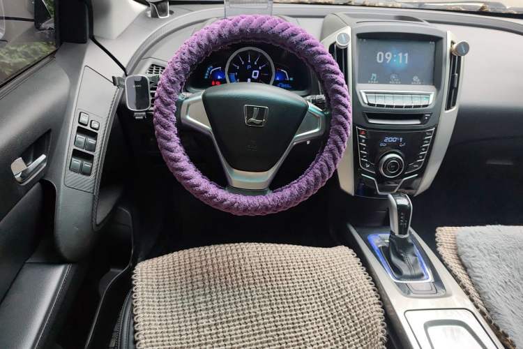Used Luxgen U6 SUV 2015 1.8T Fashion-Upgraded Model Steering Wheel