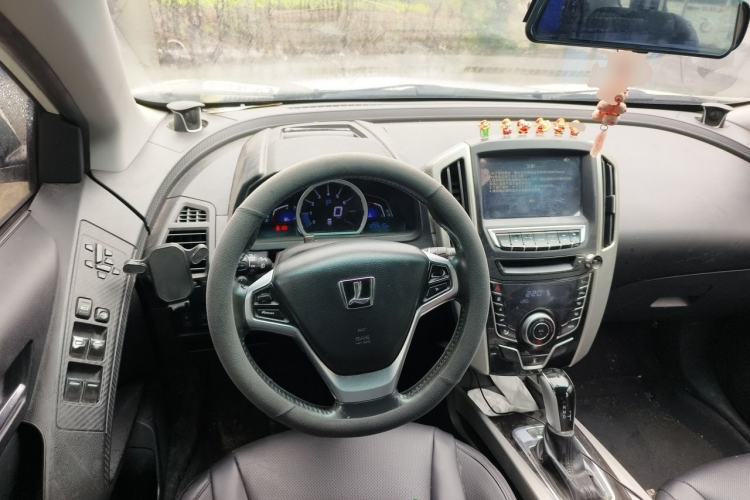 Used Luxgen U6 SUV 2015 1.8T ZhiZun Model Steering Wheel