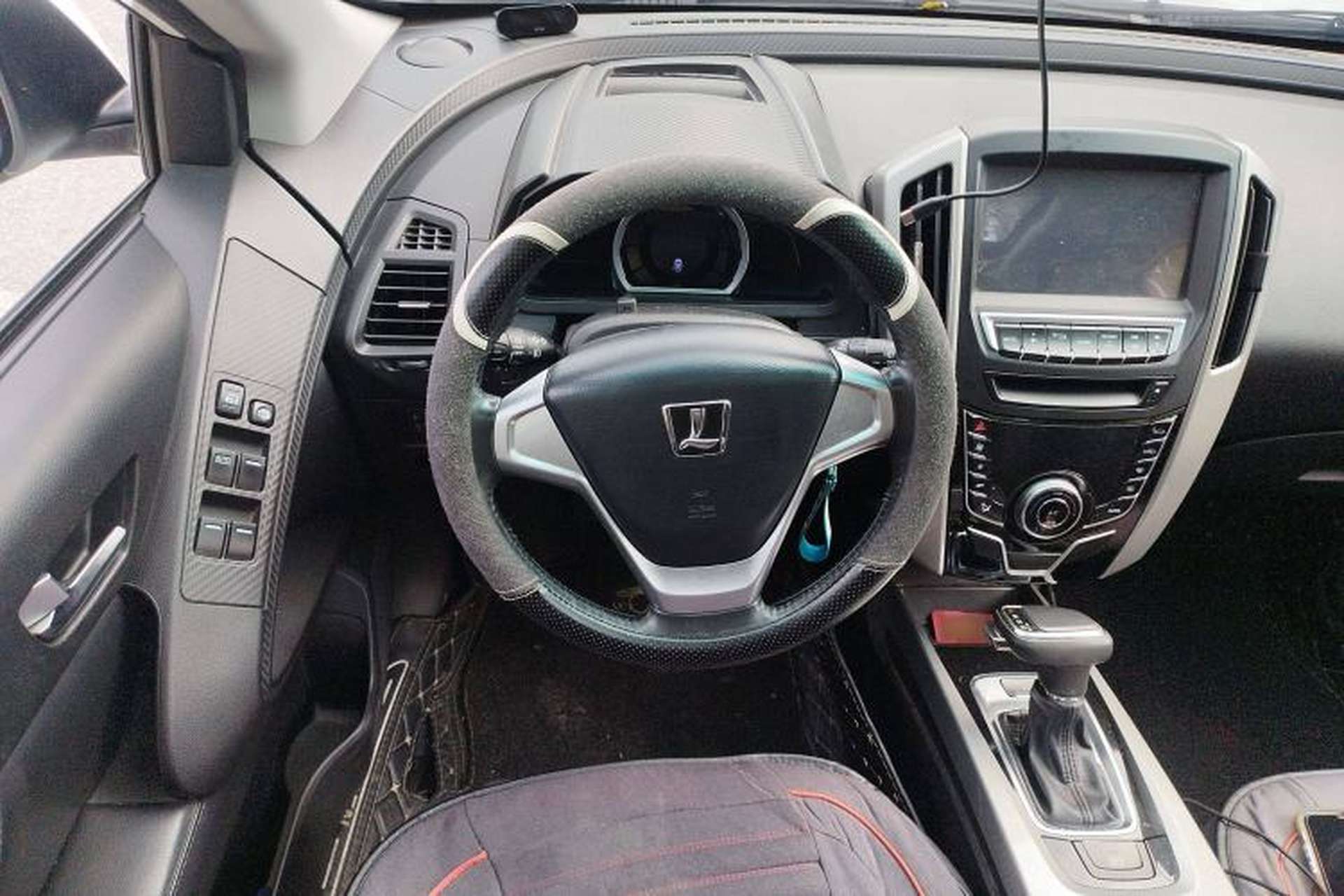 Used Luxgen U6 SUV 2015 1.8T Fashion Edition Steering Wheel