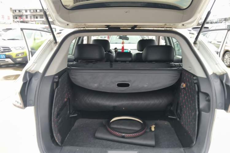 Used Luxgen U6 SUV 2015 1.8T Fashion-Upgraded Model Trunk