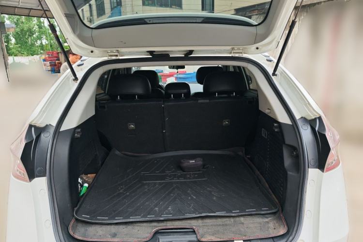 Used Luxgen U6 SUV 2015 1.8T Fashion Edition Trunk