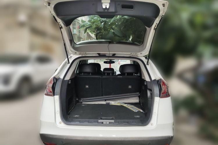 Used Luxgen U6 SUV 2015 1.8T ZhiZun Model Trunk