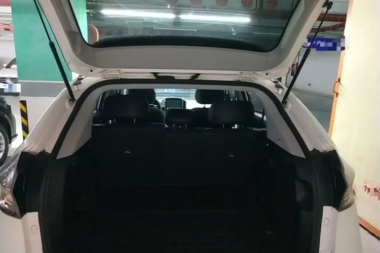 Used Luxgen U6 SUV 2015 1.8T Fashion Edition Trunk