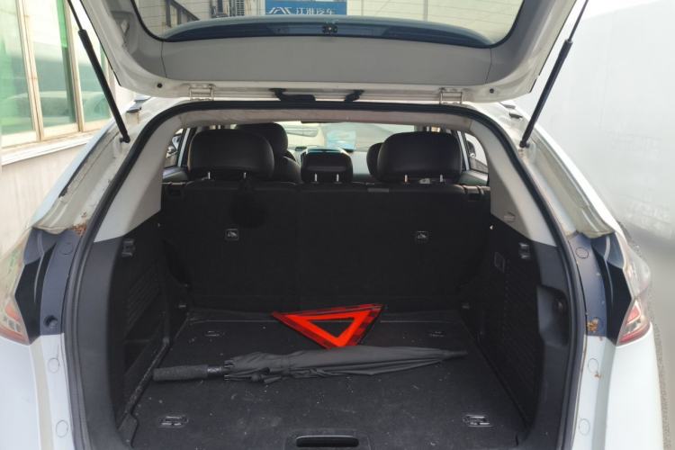 Used Luxgen U6 SUV 2015 1.8T Fashion Edition Trunk