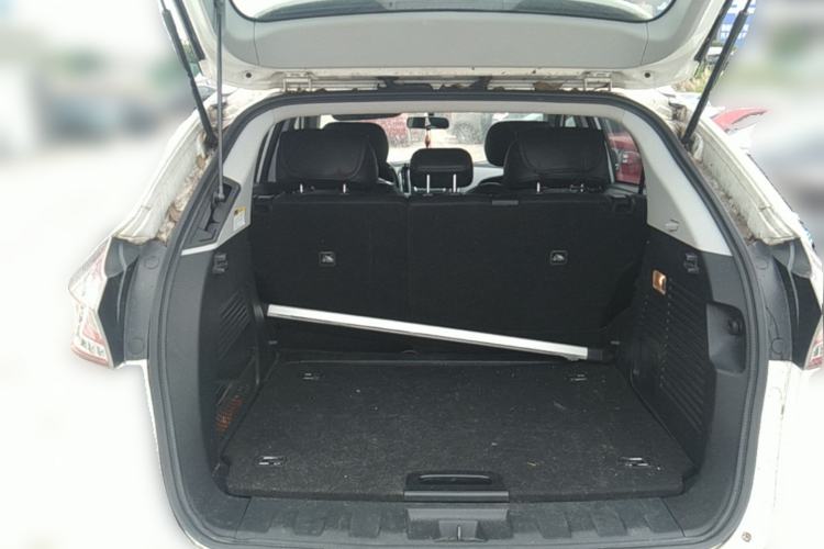 Used Luxgen U6 SUV 2015 1.8T ZhiZun Model Trunk
