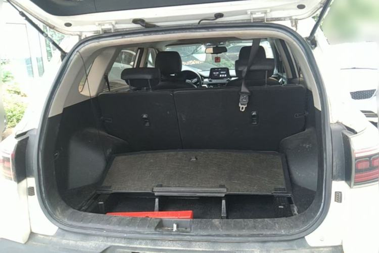 Used Luxgen U6 SUV 2015 1.8T Fashion Edition Trunk