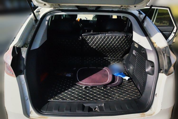 Used Luxgen U6 SUV 2015 1.8T Fashion-Upgraded Model Trunk
