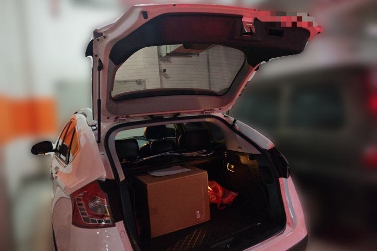 Used Luxgen U6 SUV 2015 1.8T ZhiZun Model Trunk