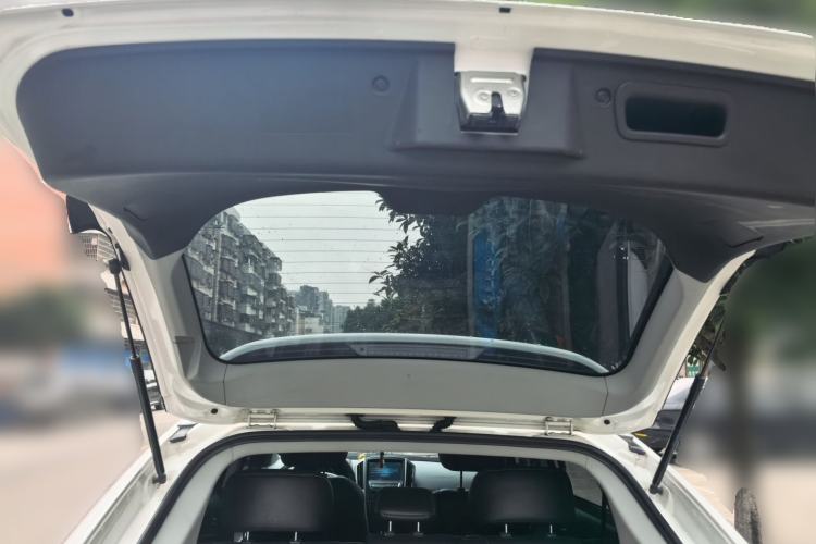 Used Luxgen U6 SUV 2015 1.8T Fashion Edition Trunk